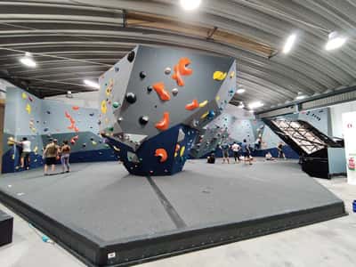Crux - Climbing Center