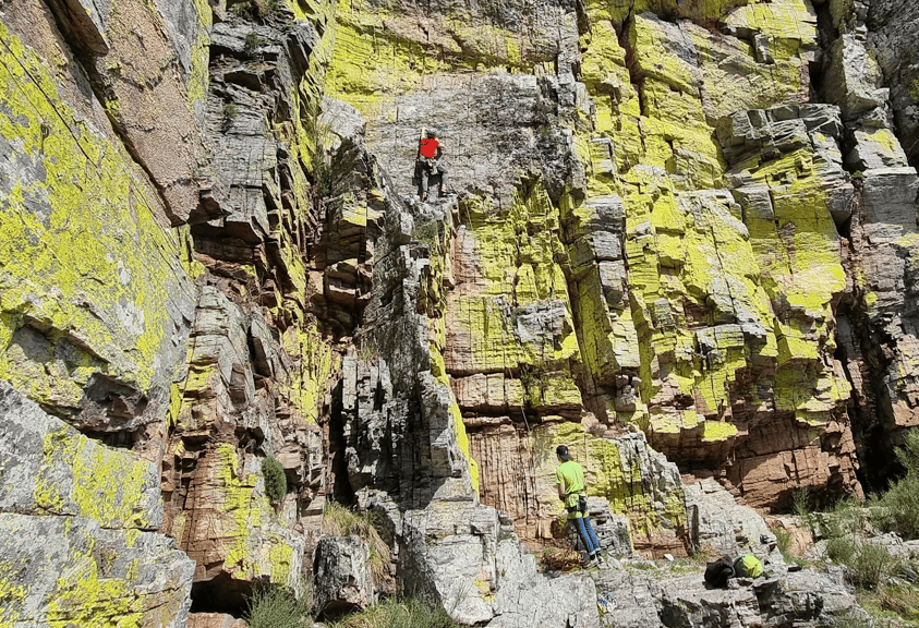 Help us build the most complete climbing resource in Portugal